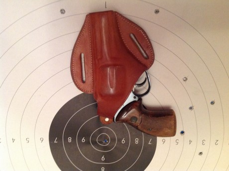 Se vende pistola RUGER Mark II, calibre .22 Long Rifle y un (1) cargador original.-

Estado general del 110