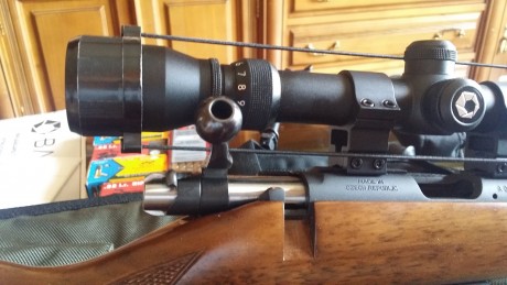 Se vende Carabina . 22 CZ 452 ZKM con mira BARSKA de 9x40 regulada en banco de tiro en galería, en buen 00