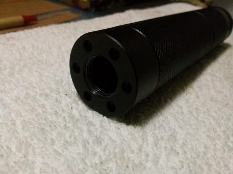 Hola amigos, vendo una bocacha que SIMULA un silenciador para AR15 o cualquier rifle que tenga el paso 00