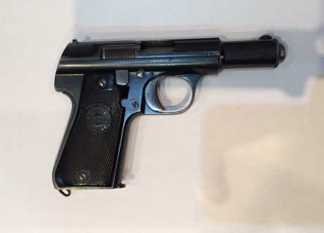 Buenas, 

Pongo a la venta una Astra 3000 del año 1946, calibre 9 corto en muy buen estado, con su caja 11
