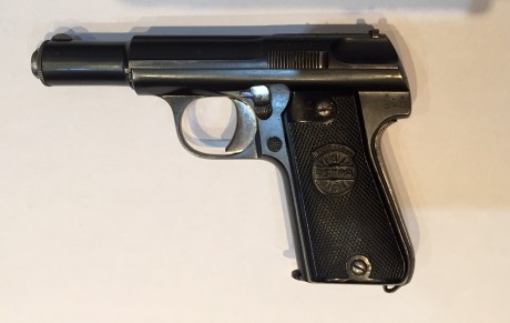 Buenas, 

Pongo a la venta una Astra 3000 del año 1946, calibre 9 corto en muy buen estado, con su caja 10