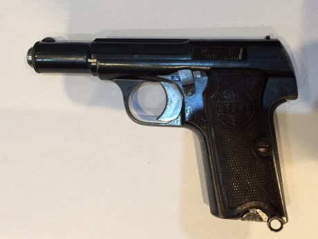 Buenas, 

Vendo esta Astra 300 en calibre 7,65 del año 1934 inscrita en libro de coleccionista, con un 02