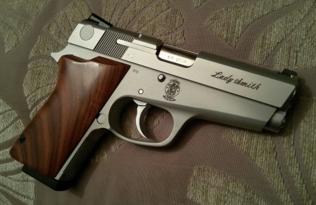 Hola, se vende revolver S&W 627 performance center 5", en perfecto estado como se aprecia en 100