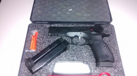 Buenas, pongo a la venta esta maravilla de pistola, una cz shadow con el disparador afinado y menos de 00