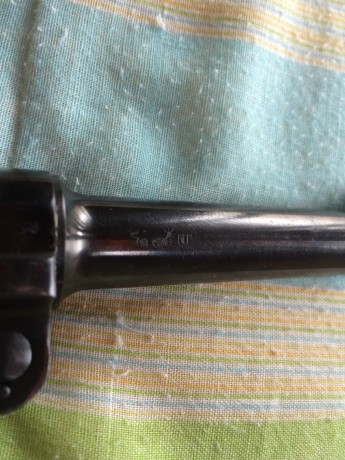 Hola a todos: me han ofrecido una Luger fabricada por Mauser en 1940 y posee unos punzonados que desconozco, 02
