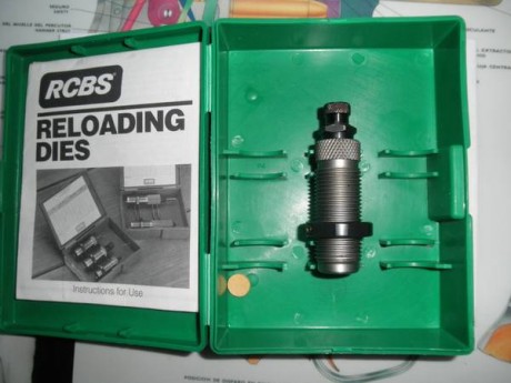* VENTA: Die "RCBS"  T/C SEATER .32 S&W L/H&R MAG (Ref, 21462)
Precio: 20+7 (envío) 01