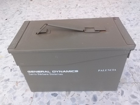 Hola a todos:
Vendo las siguientes cajas metálicas para munición u otros usos:
Caja "Fiochi" 21