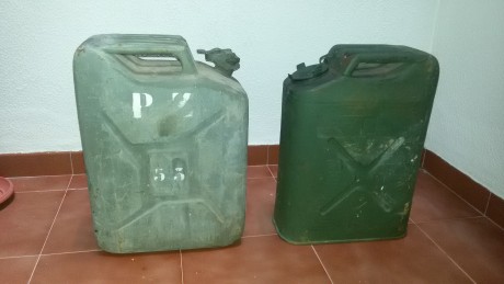buenas chic@s vendo estos estupendos bidones militares de gasolina a 30 euros cada uno, respondo whats 00
