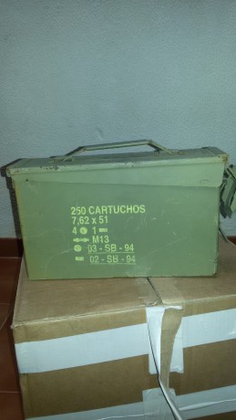 Caja metalica de municion, ideal para guardar tu municion o cualquier cosa, totalmente estanca sus medidas 01