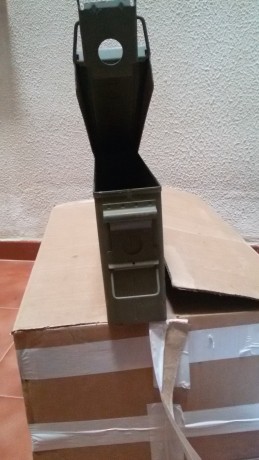Caja metalica de municion, ideal para guardar tu municion o cualquier cosa, totalmente estanca sus medidas 00