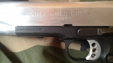 Vendo Colt Gold Cup fabricada por Walther del .22 bicolor y guiada en F.
Tiene cambiados el martillo, 11