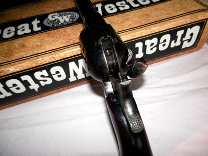 Hola, Vendo revolver Pietta, cañon 7 1/4 pulgadas, Calibre 44/40, Nuevo sin estrenar (de la tienda a la 01
