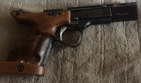 Detectados algunos posibles problemas en el arma me comunica el vendedor que la retire de la venta, y 02