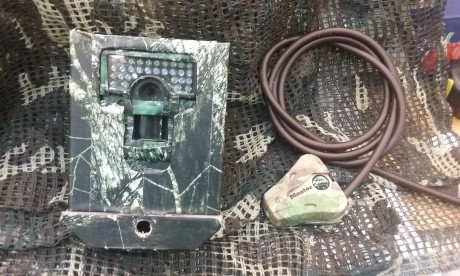vendo camara foto trampeo, moultrie minicam 80, incluye caja de seguridad en acero, y un candado de acero 00