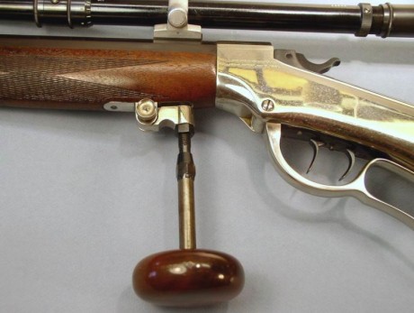 Hola compañeros,

Busco una seta/champiñón y una rabera/cantonera para réplica rifle histórico.

Del estilo 02