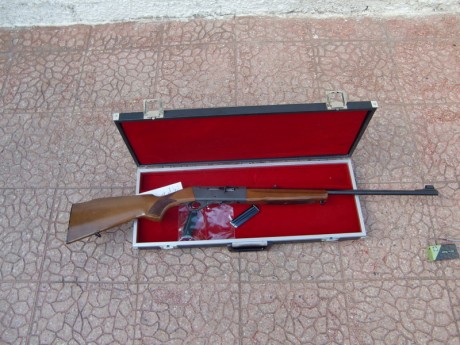 Hola pongo a la venta por no usar esta carabina Anschutz del 22 modelo 520 .Con maletín y dos cargadores 21