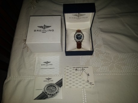 Reloj original  Breitling Navitimer Jupiter Pilot A59027  con correa de cuero, también original Breitling, 22