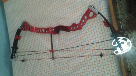  bowtech patriot zurdo 34 de eje a eje en mui buen estado cuerdas nuevas

60/70 libras esta en barcelona 02