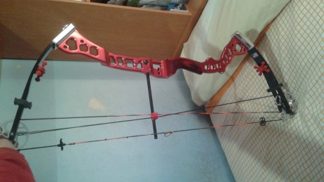 bowtech patriot zurdo 34 de eje a eje en mui buen estado cuerdas nuevas

60/70 libras esta en barcelona 00
