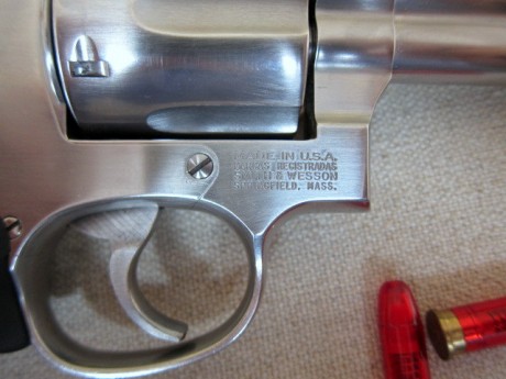 Busco revólver S&W  686 cañón de 6" en 357 mag / 38 spl
que este bien cuidado.
Saludos 52