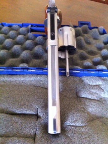 .........VENDIDO........

Vendo en nombre de un buen amigo, su Smith & Wesson 686 Target Champion, 11