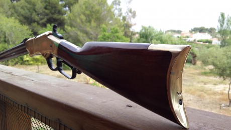 Vendo este magnifico rifle Henry 1860 Uberti, difícil de conseguir, en calibre 44/40  tan solo ha disparado 02