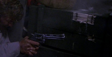 Compañeros,

En vista de las ganas de algunos (Elcafe, Wilcow, Vrakk, etc) por adivinar armas de películas 70