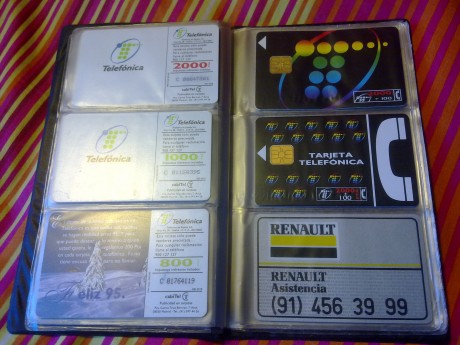 11 Tarjetas telefónicas - Telefónica - Con album de tarjetas

Funda para meter tarjetas telefónicas

11 00