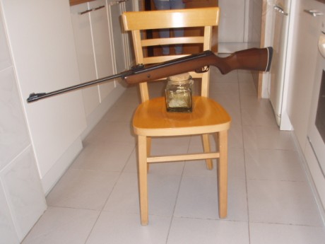 Buenas.
Clásica entre las clásicas, aunque de corta vida, la Gamo Magnum 3000.
Fue un puente entre la 00