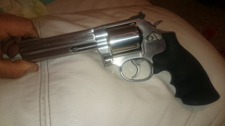 Vendo mi revolver,apenas lo uso y necesito dinero pa otro proyecto
Lo compre usado a un amigo y considero 20