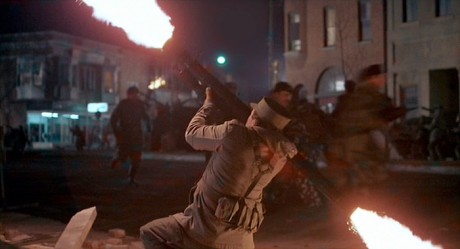 Compañeros,

En vista de las ganas de algunos (Elcafe, Wilcow, Vrakk, etc) por adivinar armas de películas 30