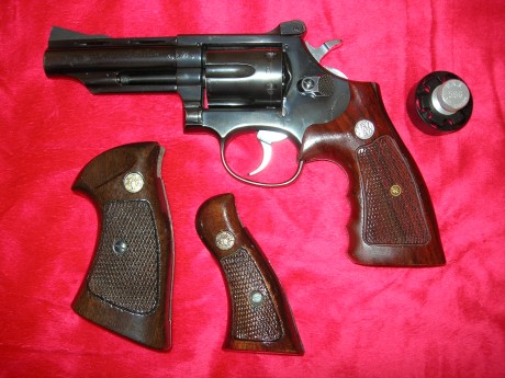 Vendo Revolver LLAMA modelo Comanche III de cuatro Pulgadas en calibre 357/38 guiado en F.
Lo entrego 01