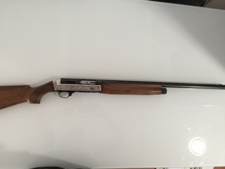 Buenas, vendo Benelli Modelo de lujo, con chokes internos intercambiables de **, ***, ****, con maletín 02