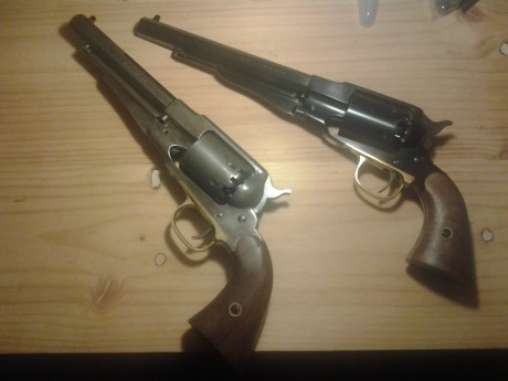 Buenas:
¿Algun entendido en armas de avancarga me podria dar su opinion sobre este modelo Remington 1858 11