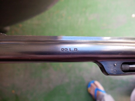 Hola.
Vendo este revólver Astra modelo CADIX en calibre 22 lr, guiado ya en F, por lo que no hace falta 30