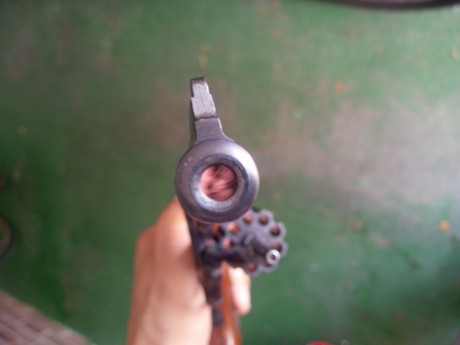 Hola.
Vendo este revólver Astra modelo CADIX en calibre 22 lr, guiado ya en F, por lo que no hace falta 52