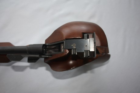 Un amigo vende esta estupenda pistola marca Hammerli, modelo 150, calibre 22lr, tiro en vacío, para la 02