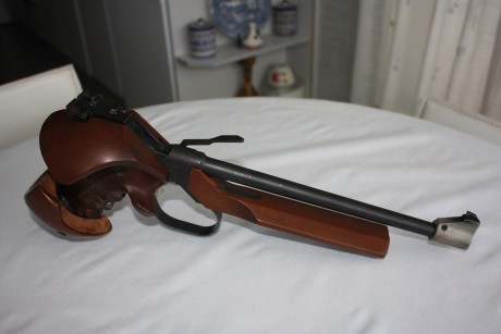 Un amigo vende esta estupenda pistola marca Hammerli, modelo 150, calibre 22lr, tiro en vacío, para la 01