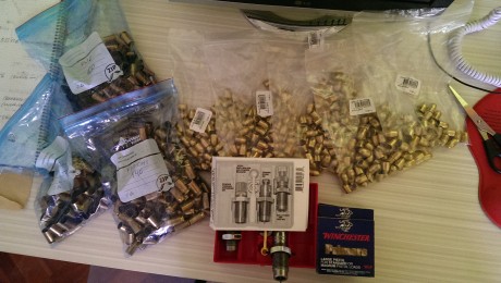 Hola buenas,  Vendo material de recarga del calibre .45 ACP
330 vainas (140 fiochi, 120 pmc, 70 tzz) sólo 02