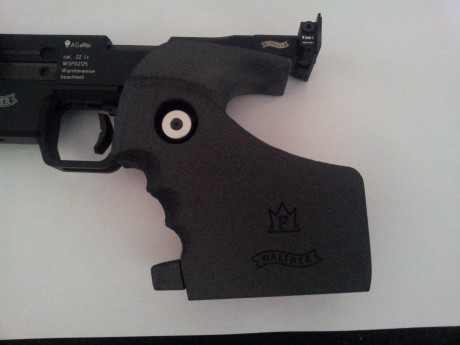Pues eso que cambio estas cachas de mi Walther SSP talla L por una de menor tamaño, es decir talla M.
Saludos 00