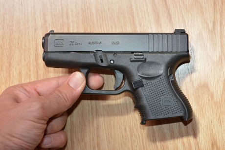 Vendo glock 26 guiada en A, impoluta con unos 150 cartuchos disparados siempre en galería, el arma se 02