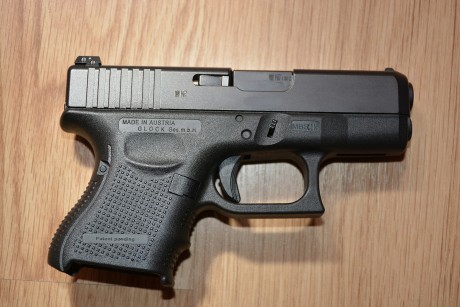 Vendo glock 26 guiada en A, impoluta con unos 150 cartuchos disparados siempre en galería, el arma se 01