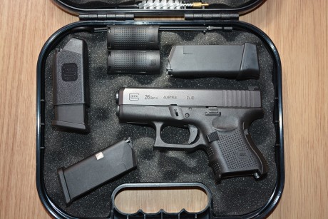 Vendo glock 26 guiada en A, impoluta con unos 150 cartuchos disparados siempre en galería, el arma se 00