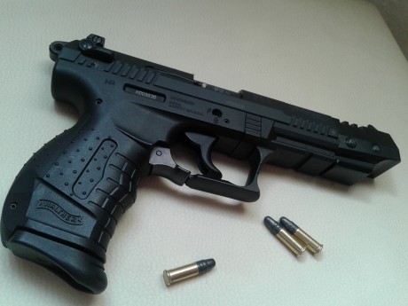 Hola vendo la pistola walther p 22 target semiautomatica sencilla y doble accion viene con dos cargadores 02
