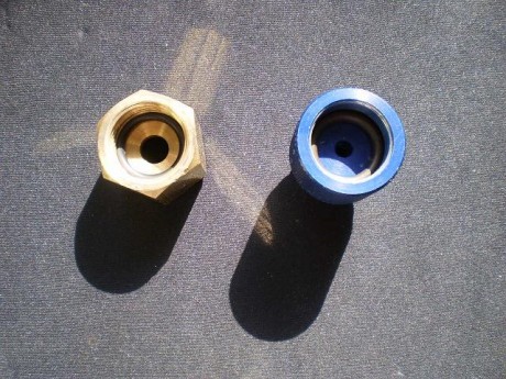 Vendo adaptadores de carga para aire no co2 :lol: 
en madrid en mano
20 euros unidad
uno de aluminio otro 01