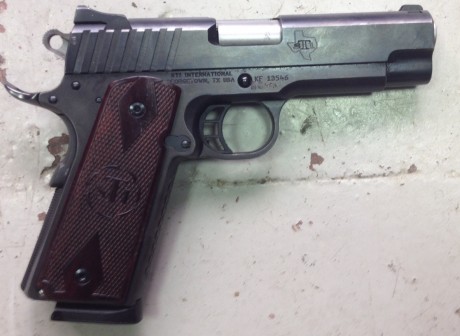 Vendo pistola STI, modelo Ranger-II Cal.45 ACP. 
Está en perfectas condiciones, con muy poco uso, con 01