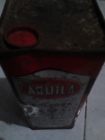 Buenas vendo latas antiguas de polvora para coleccion estan vacias precio 30€ mas envio
Se encuentran 10