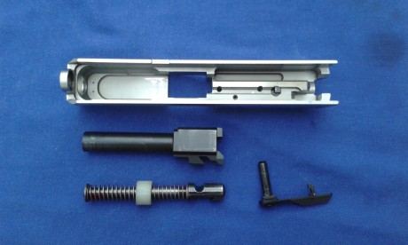 Hola,  se vende esta pistola H&K modelo USP Compact.

Calibre 9 mm Parabelum. 

con la Corredera en 11