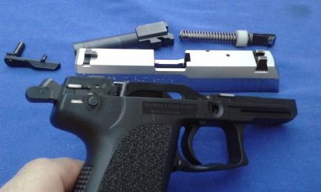 Hola,  se vende esta pistola H&K modelo USP Compact.

Calibre 9 mm Parabelum. 

con la Corredera en 21