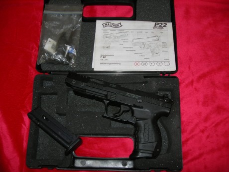 Vendo Pistola marca WALTHER modelo P-22 Target calibre 22 lr guiada en F, como podéis ver en las fotos 00